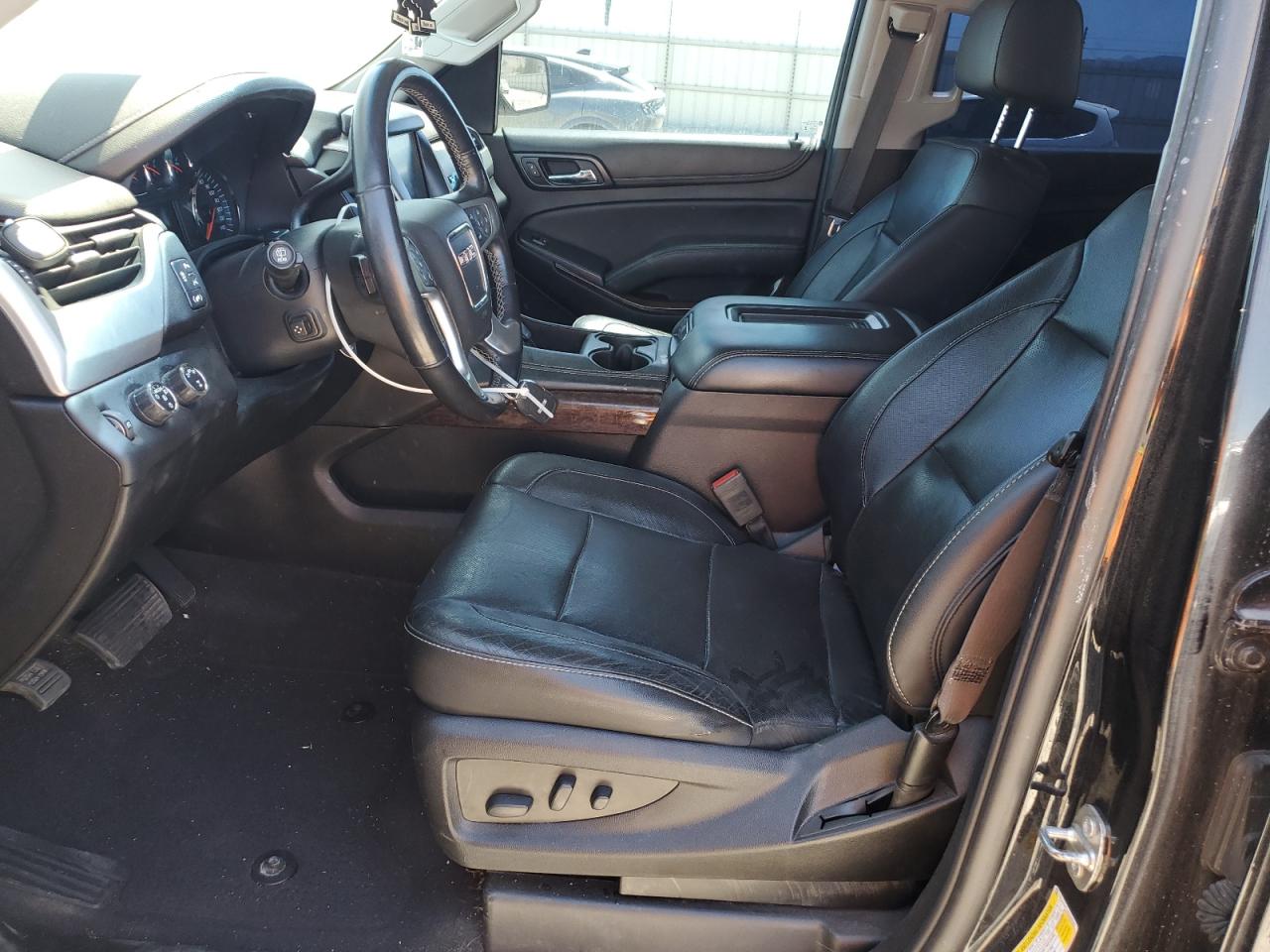 2019 GMC Yukon Xl K1500 Slt VIN: 1GKS2GKC1KR238381 Lot: 65922035