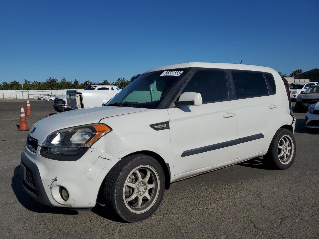 2013 Kia Soul VIN: KNDJT2A51D7585654 Lot: 66221665
