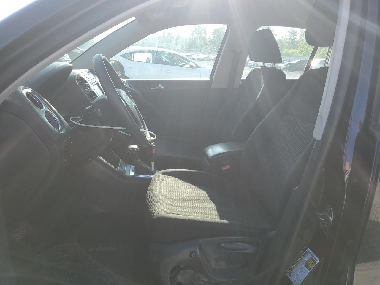 2010 Volkswagen Tiguan Se VIN: WVGBV7AX3AW516605 Lot: 64825855