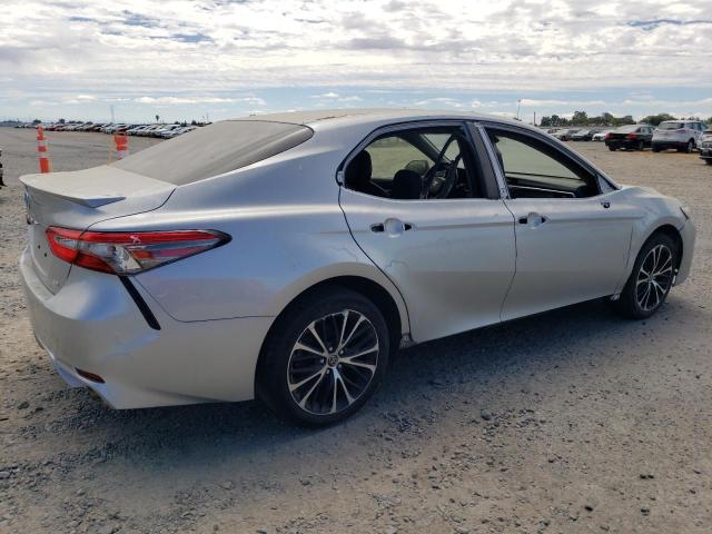  TOYOTA CAMRY 2018 Silver