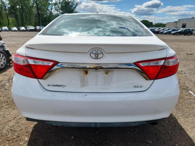  TOYOTA CAMRY 2016 Biały