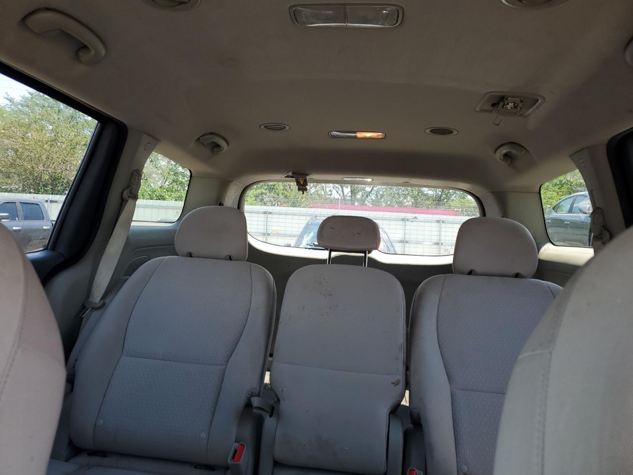 KNDMB5C19J6389362 2018 Kia Sedona Lx