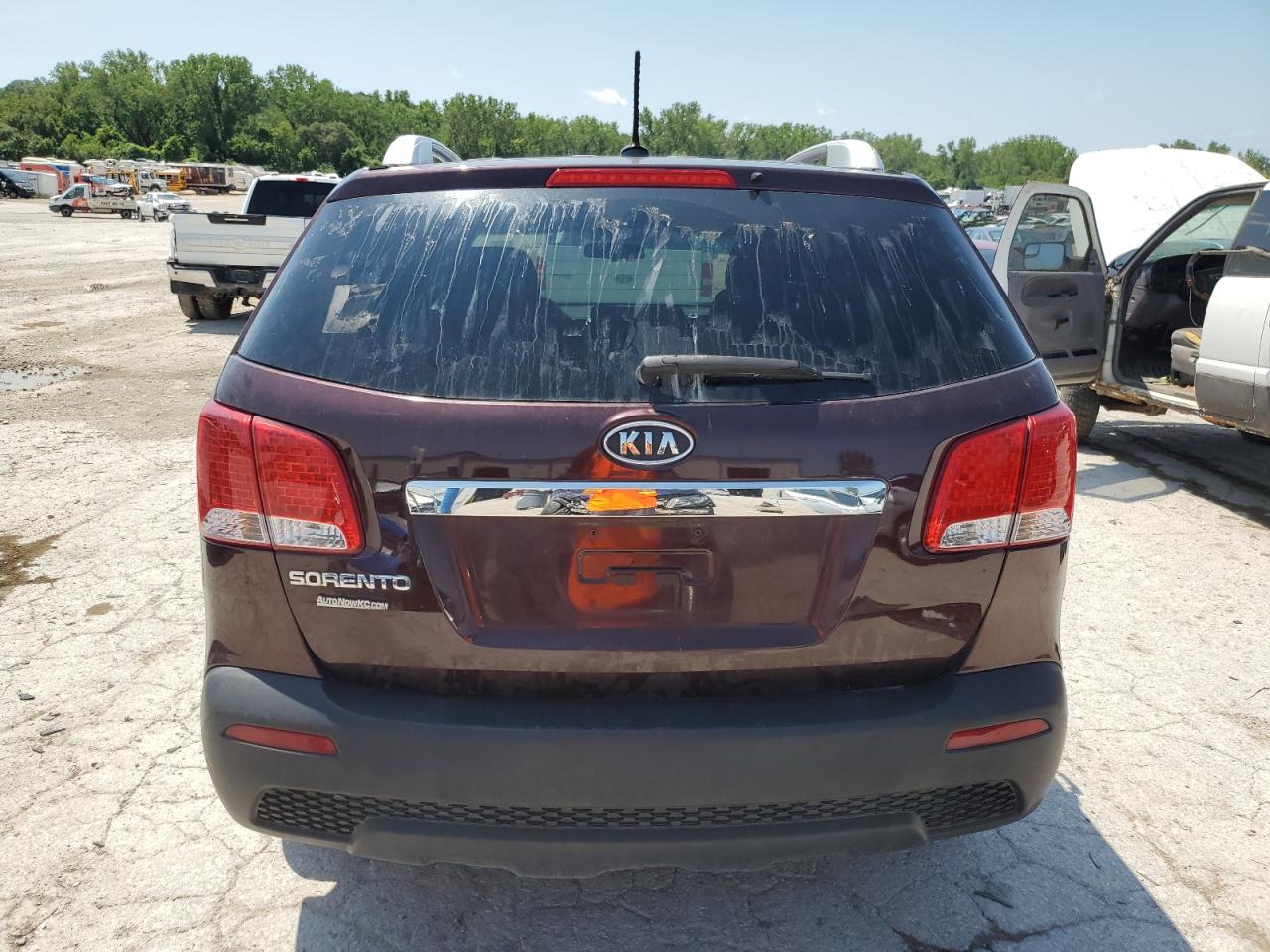 2012 Kia Sorento Base VIN: 5XYKTDA28CG227281 Lot: 65141285