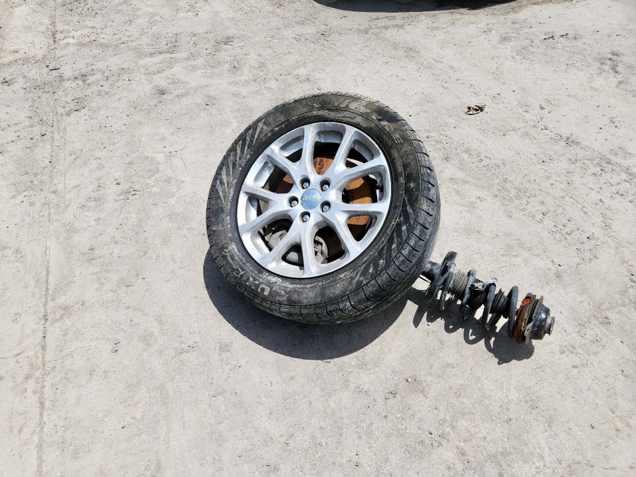 2014 Jeep Cherokee Latitude VIN: 1C4PJLCS4EW106434 Lot: 64960025