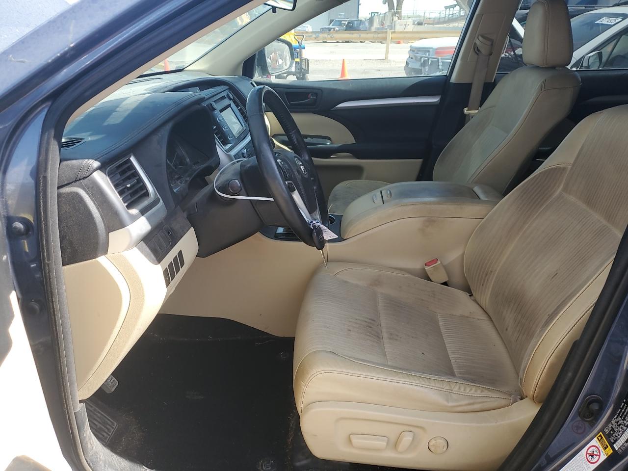 2015 Toyota Highlander Le VIN: 5TDBKRFH2FS131358 Lot: 64650575
