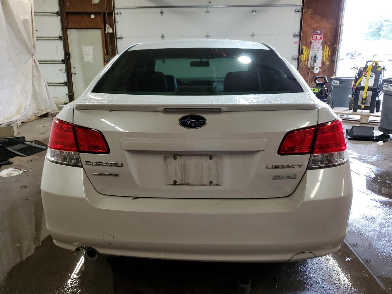 2010 Subaru Legacy 2.5I Premium VIN: 4S3BMBG66A3243573 Lot: 64026835