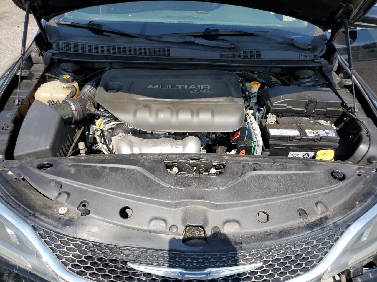 2015 Chrysler 200 Limited VIN: 1C3CCCAB3FN696102 Lot: 63563375