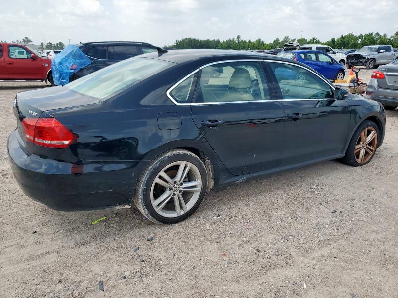 Sedans VOLKSWAGEN PASSAT 2014 Czarny
