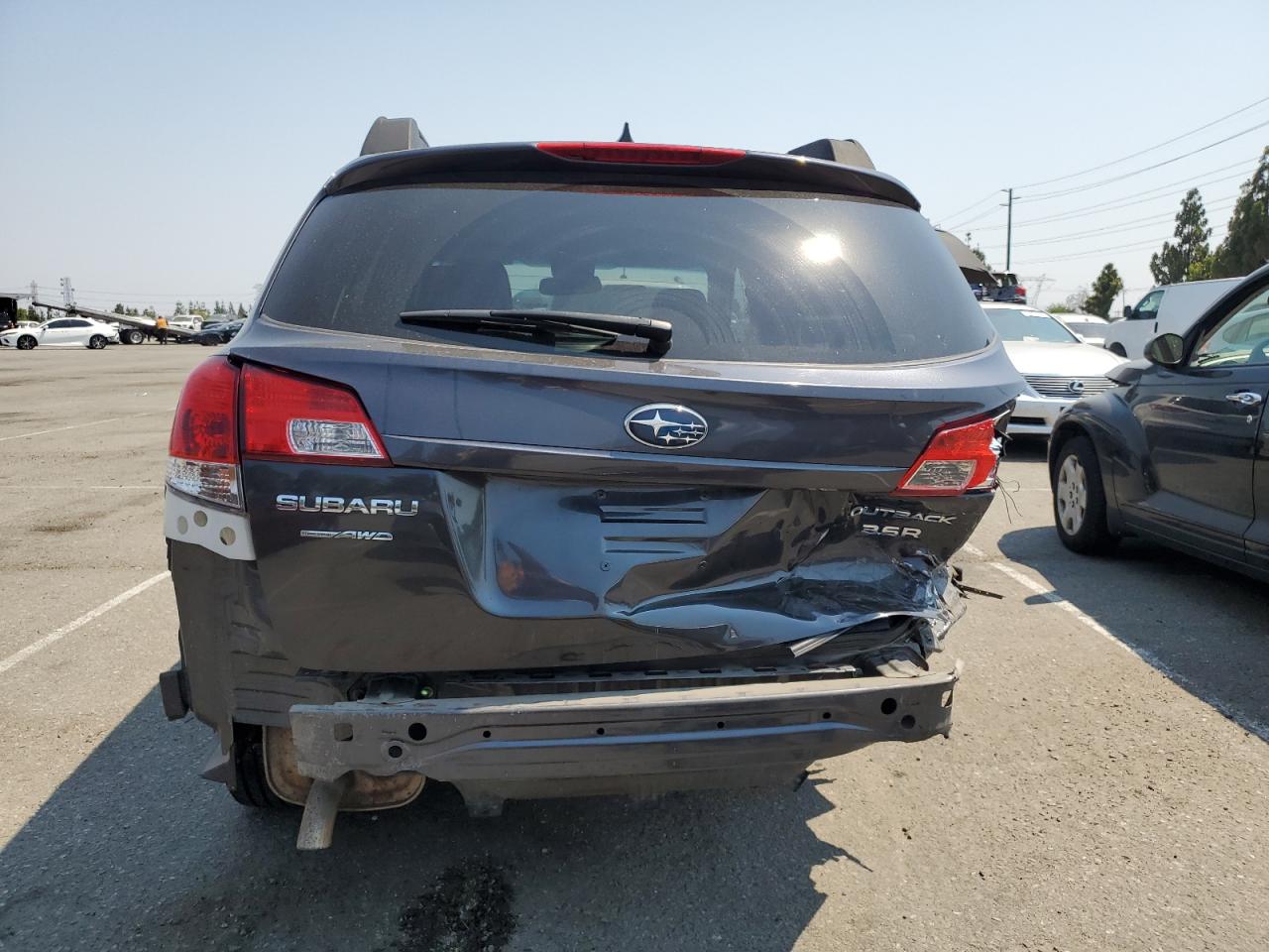 2011 Subaru Outback 3.6R Limited VIN: 4S4BRDJC6B2433081 Lot: 64647345