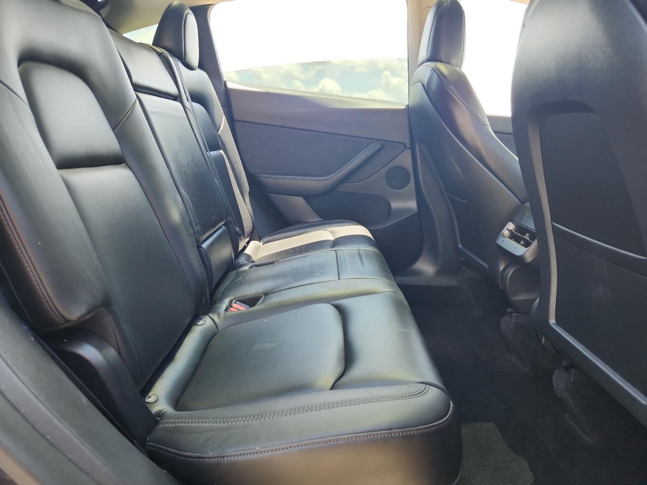 5YJYGDEE6MF191019 2021 Tesla Model Y