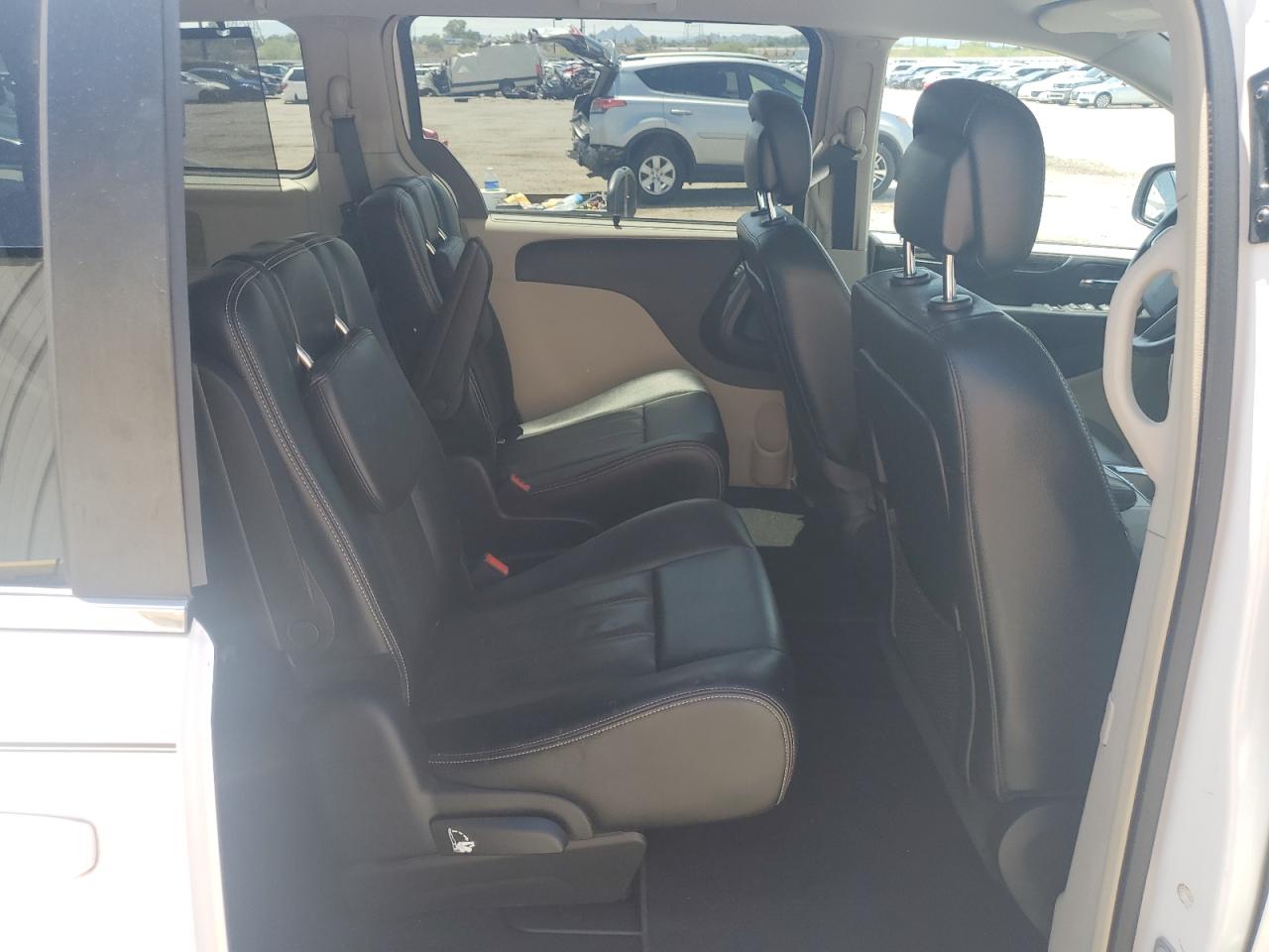 2014 Chrysler Town & Country Touring L VIN: 2C4RC1CG5ER413333 Lot: 65428985