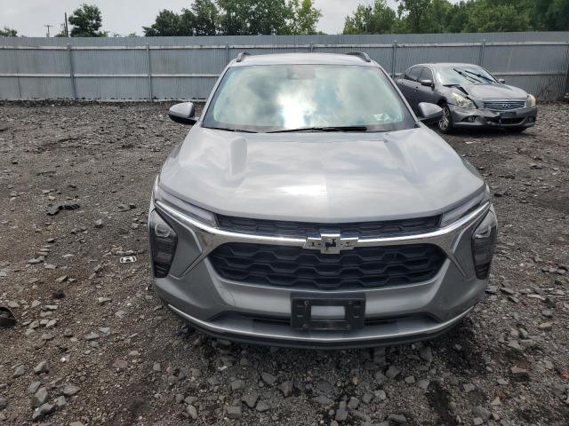  CHEVROLET TRAX 2024 Szary