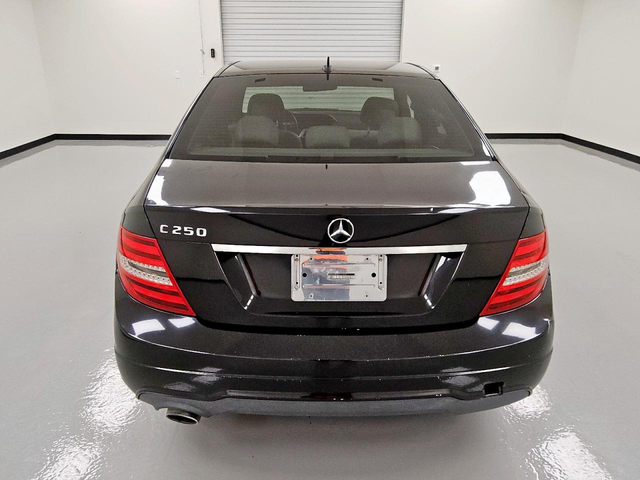 2012 Mercedes-Benz C 250 VIN: WDDGF4HB4CR212965 Lot: 62350735