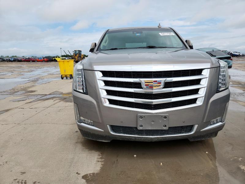  CADILLAC ESCALADE 2018 Серебристый