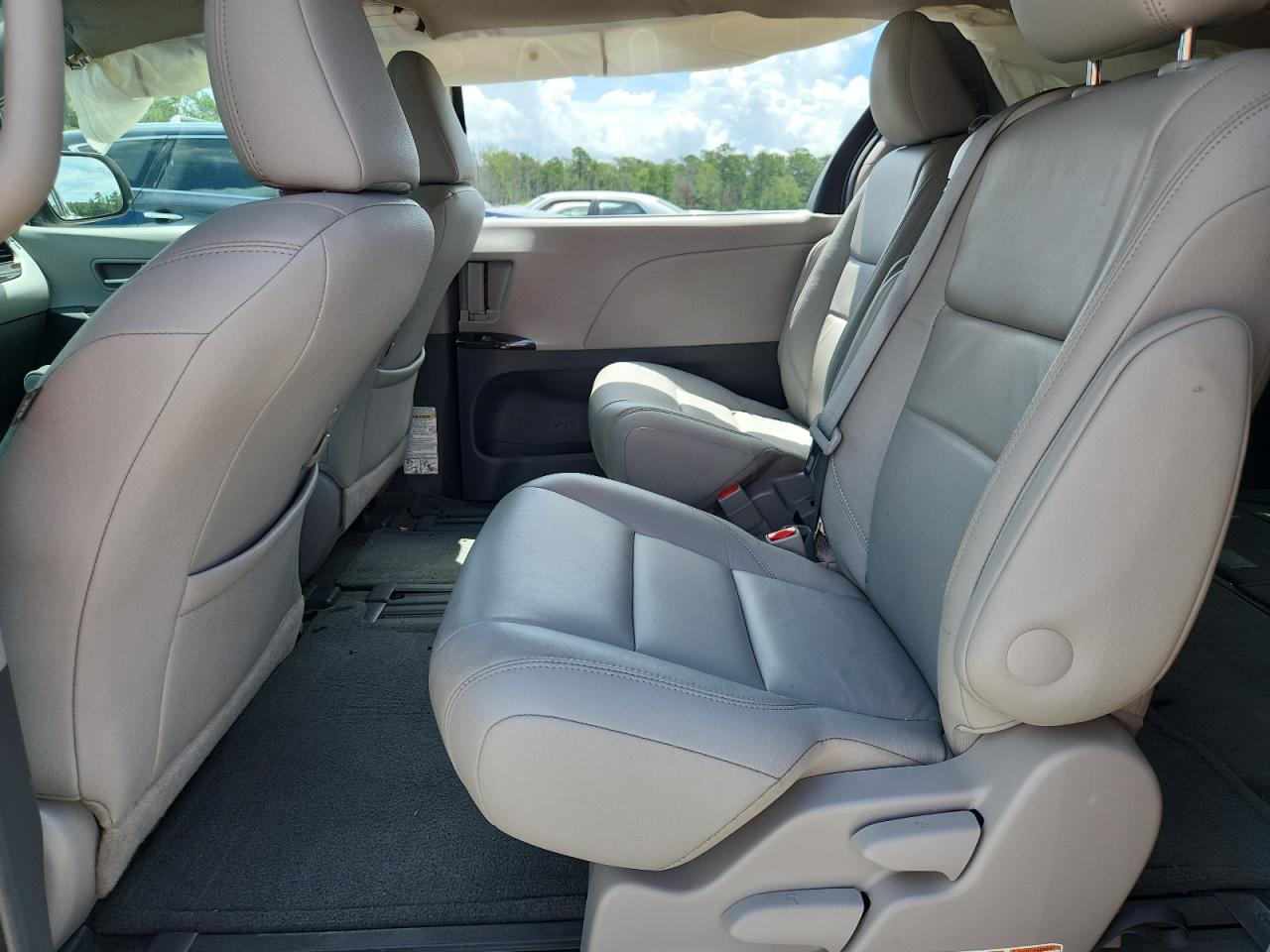 2015 Toyota Sienna Xle VIN: 5TDYK3DCXFS687531 Lot: 64926475