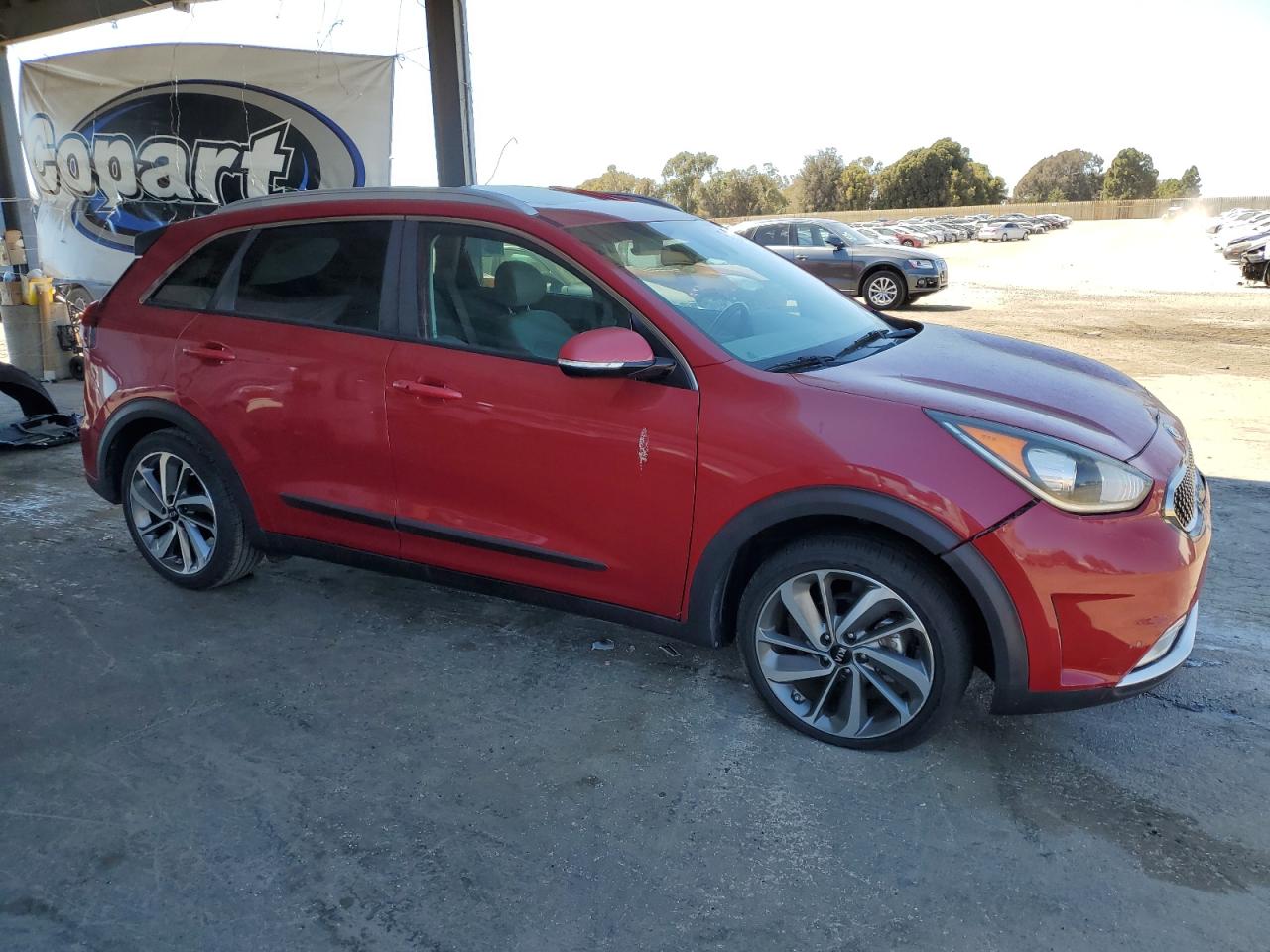 2018 Kia Niro Touring VIN: KNDCE3LC3J5139470 Lot: 65439575
