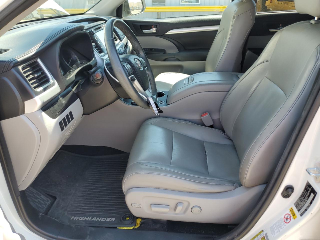 2015 Toyota Highlander Xle VIN: 5TDJKRFH5FS215881 Lot: 64847315