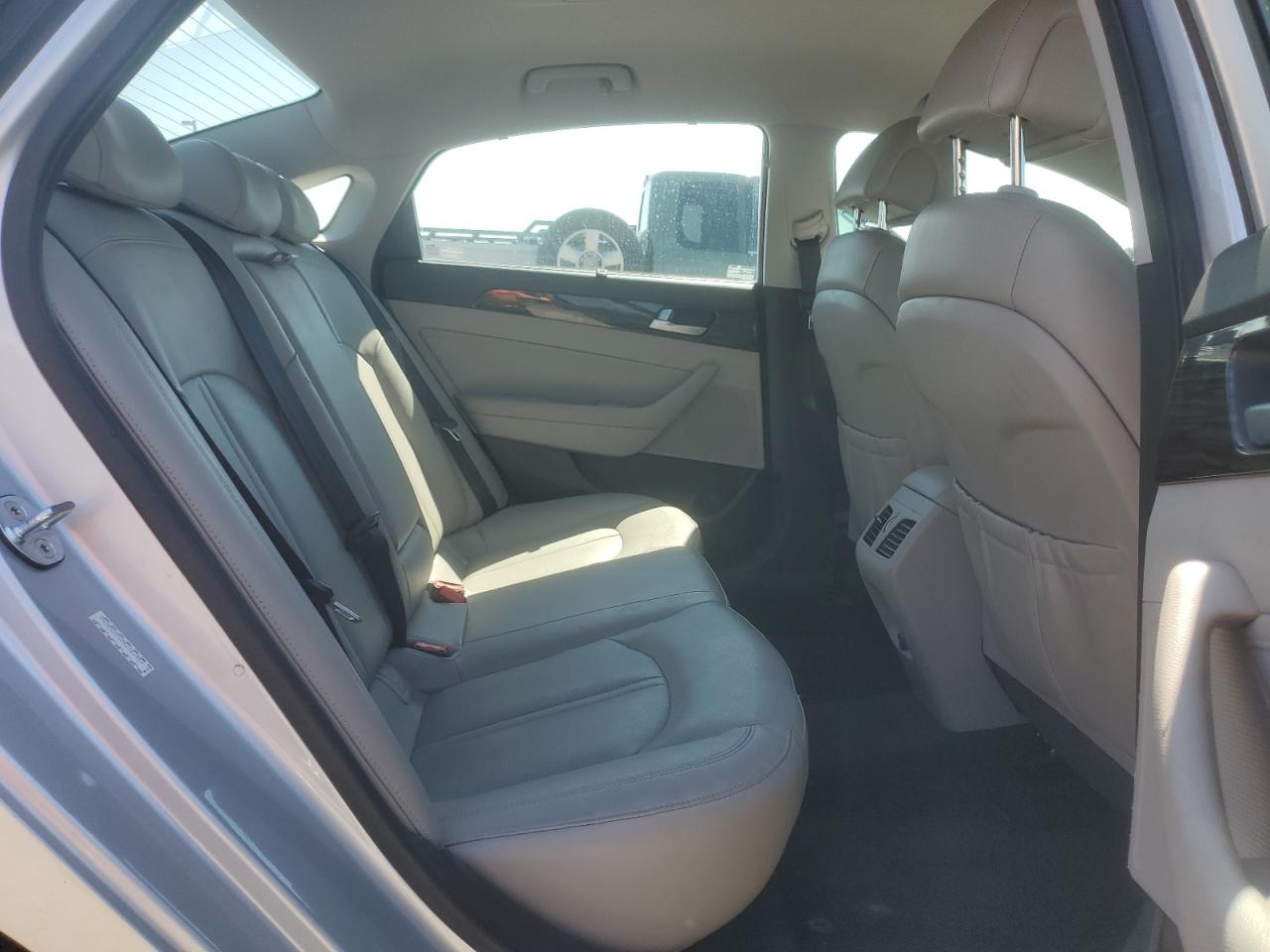 2017 Hyundai Sonata Hybrid VIN: KMHE34L34HA064327 Lot: 65473385
