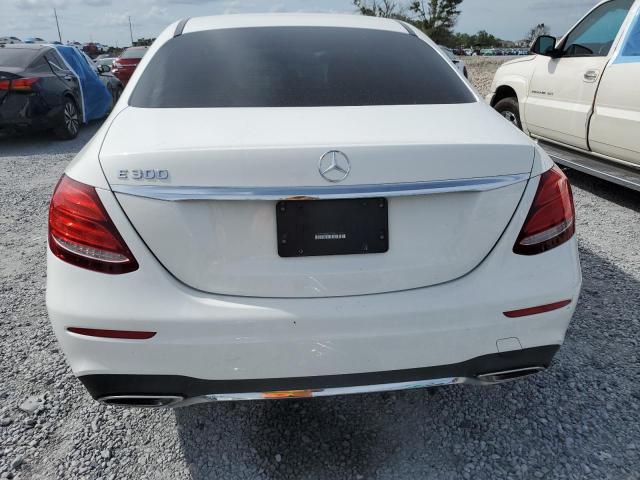 Sedans MERCEDES-BENZ E-CLASS 2017 Biały