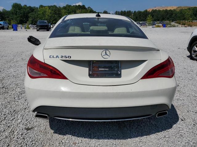 Sedans MERCEDES-BENZ CLA-CLASS 2016 Biały