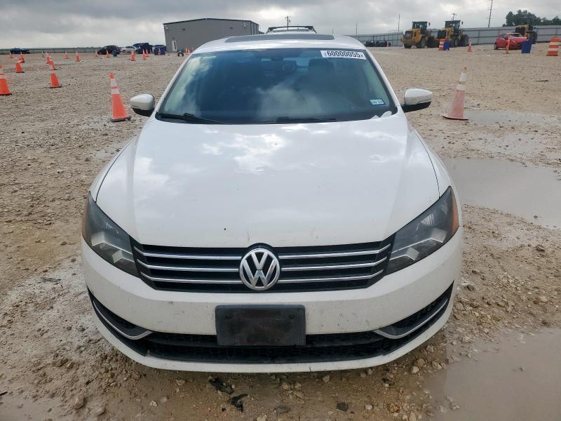  VOLKSWAGEN PASSAT 2013 Білий
