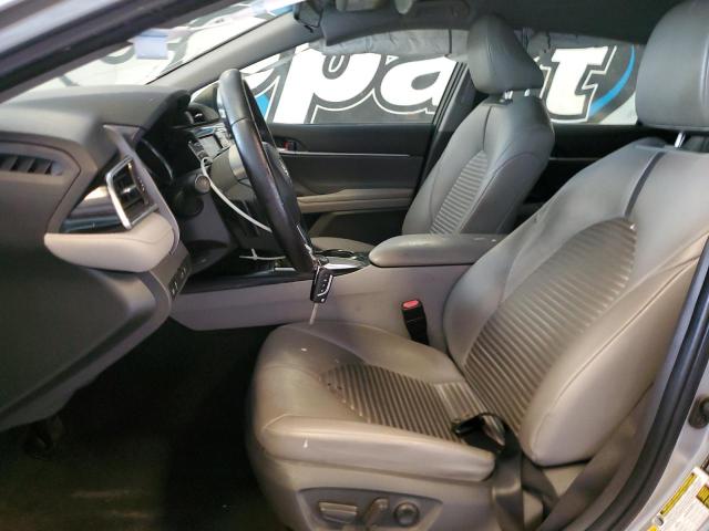  TOYOTA CAMRY 2018 Srebrny