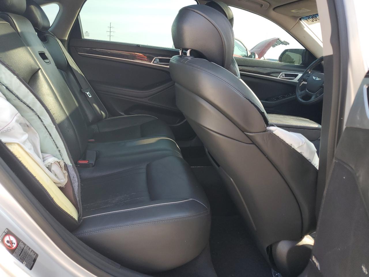 2016 Hyundai Genesis 3.8L VIN: KMHGN4JE3GU132170 Lot: 65927365