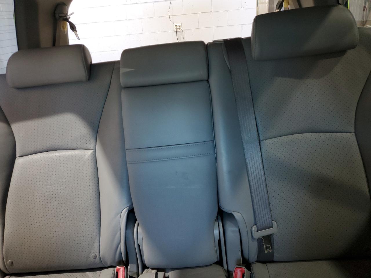 2006 Toyota Highlander Hybrid VIN: JTEEW21A160002786 Lot: 65217105