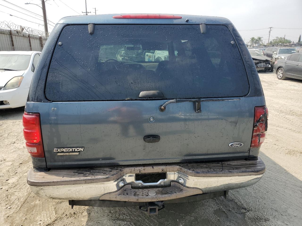 1998 Ford Expedition VIN: 1FMRU17L8WLA61813 Lot: 64687765