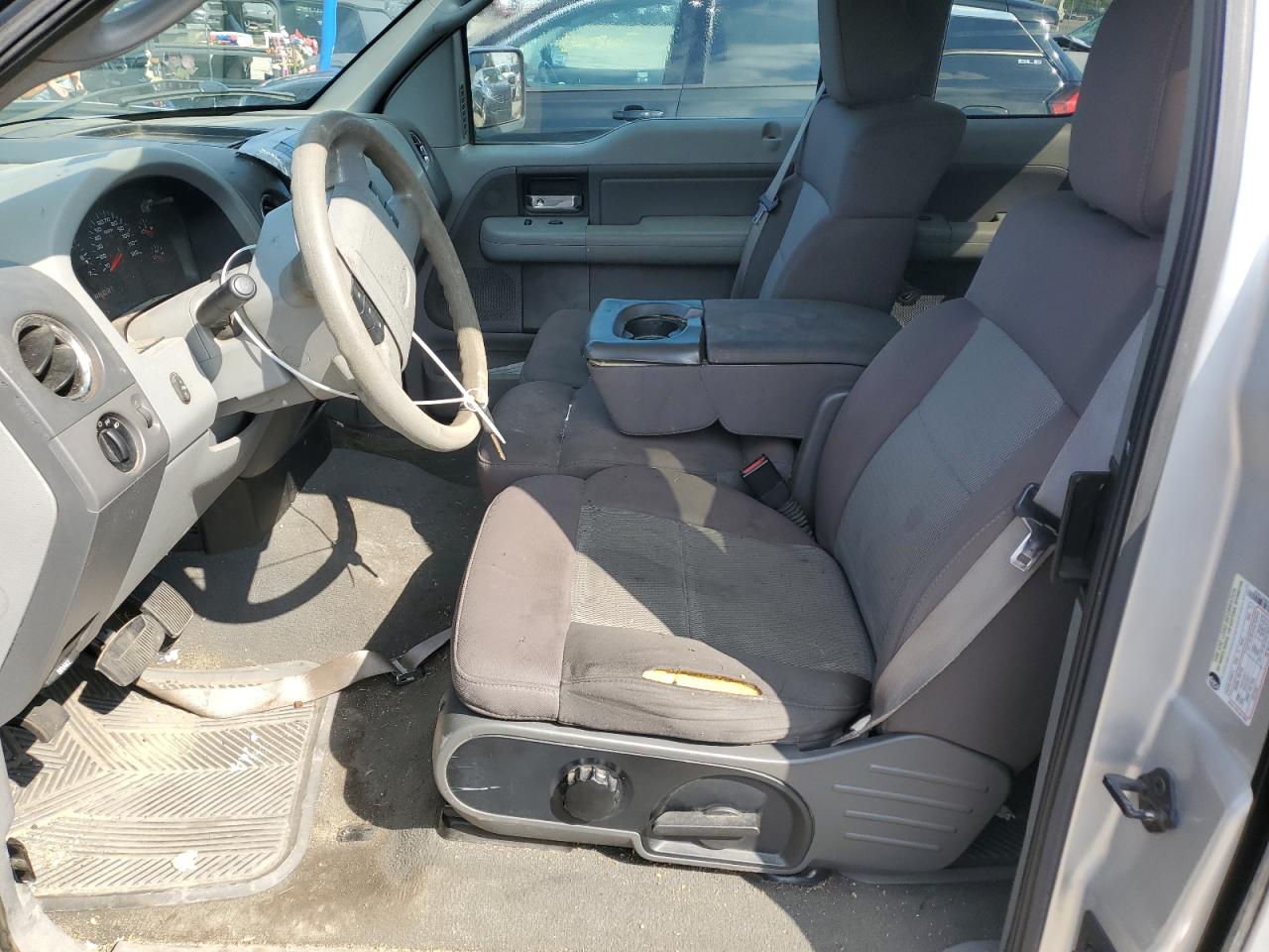 2005 Ford F150 VIN: 1FTRX12505FA97352 Lot: 63662165