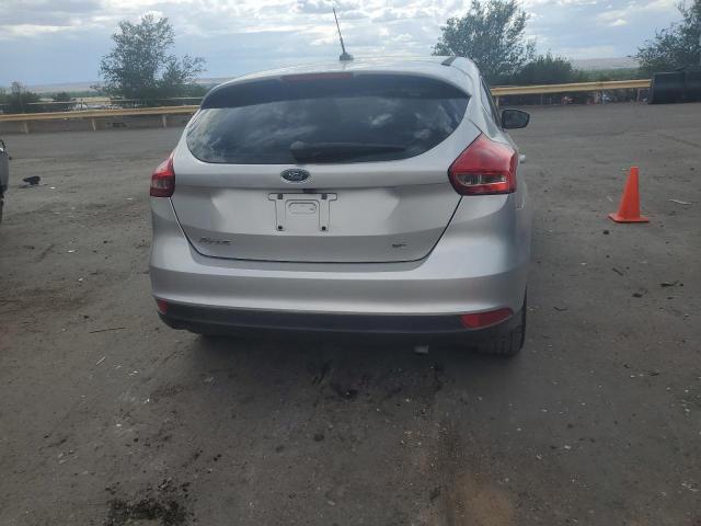 Hatchbacks FORD FOCUS 2016 Silver