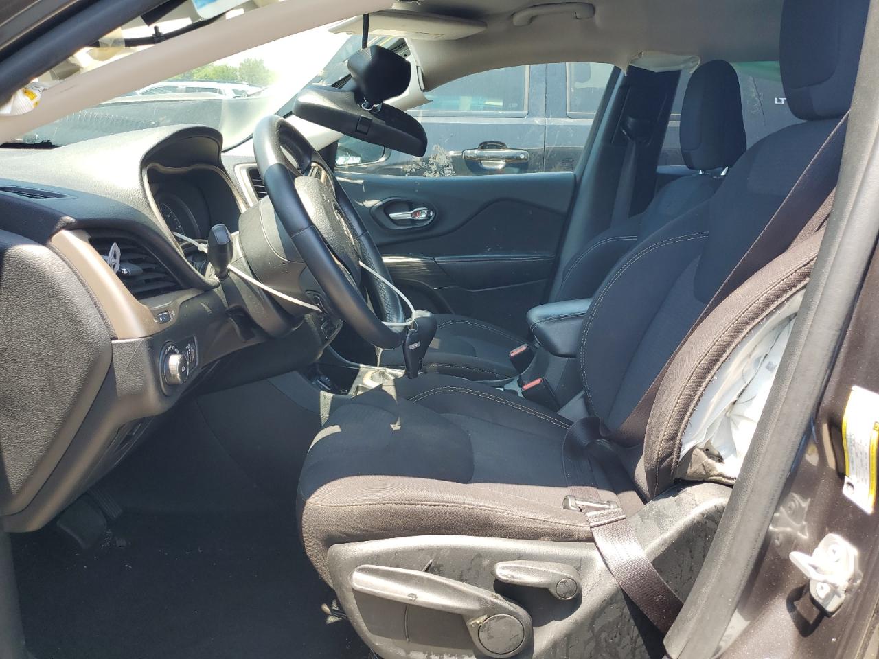 2015 Jeep Cherokee Latitude VIN: 1C4PJLCB7FW560761 Lot: 89849615