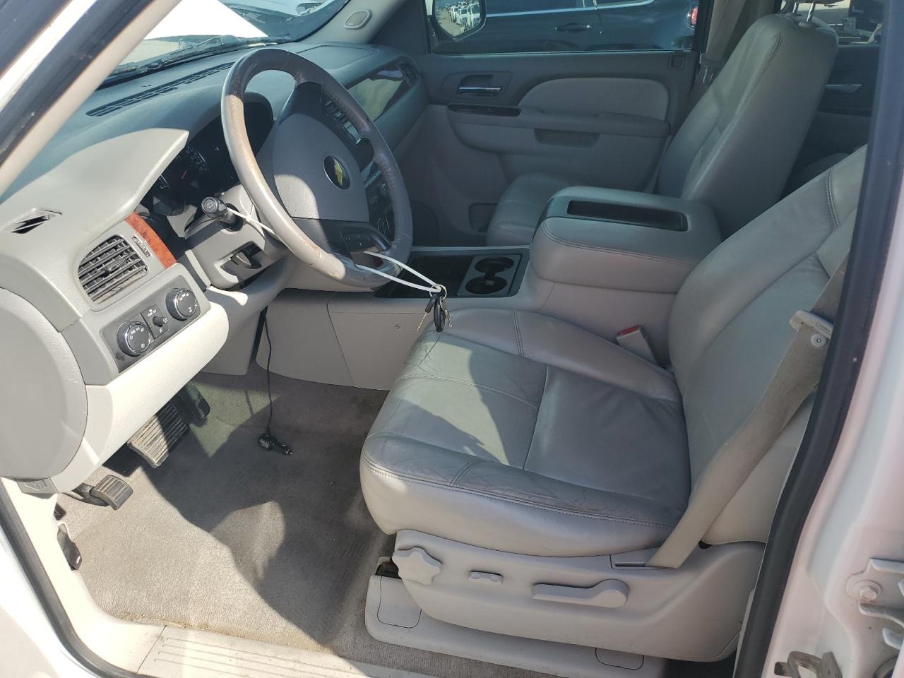 2010 Chevrolet Tahoe K1500 Lt VIN: 1GNUKBE08AR261039 Lot: 64306925