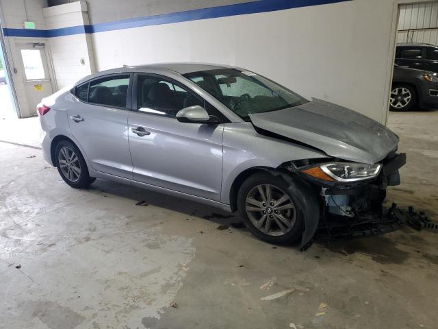  HYUNDAI ELANTRA 2017 Серебристый