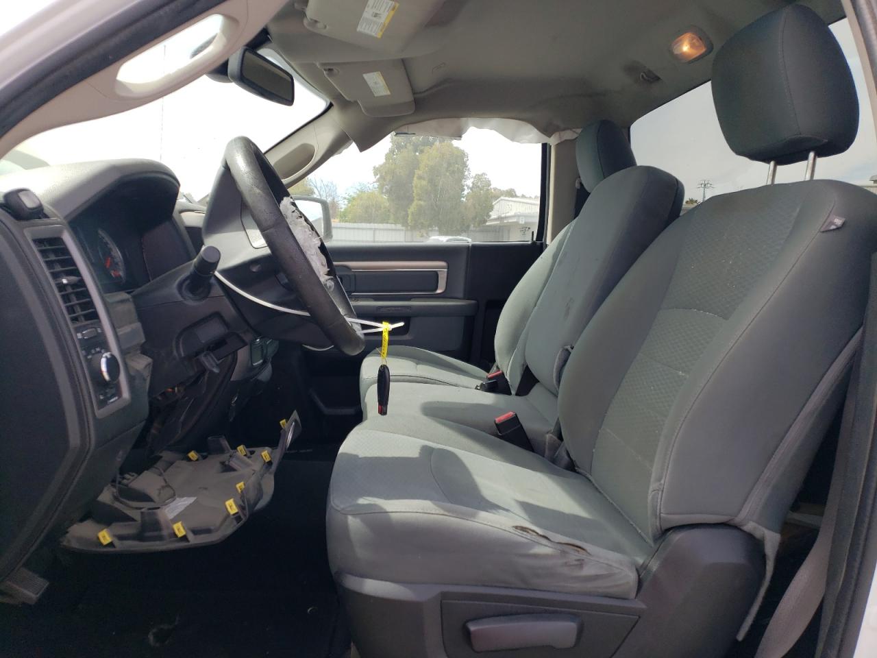 2019 Ram 1500 Classic Tradesman VIN: 3C6JR6AG7KG702332 Lot: 62738585