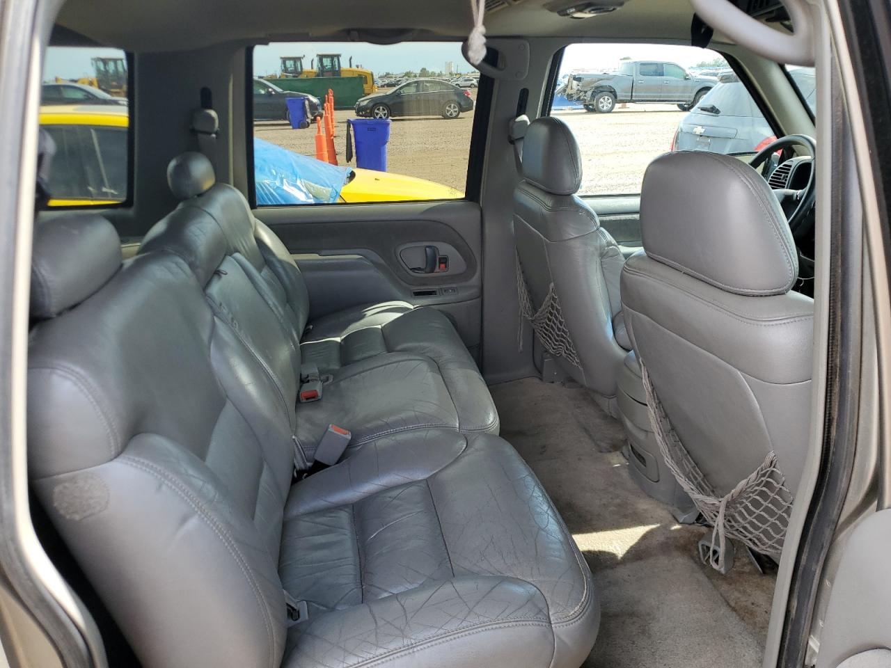 1998 GMC Suburban K1500 VIN: 1GKFK16RXWJ721305 Lot: 64112165