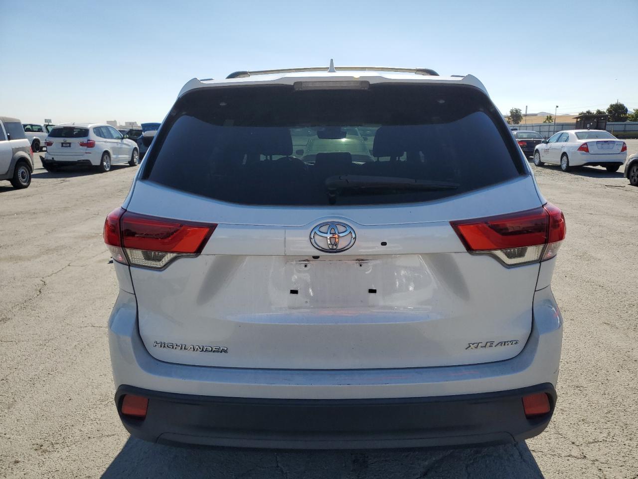 2017 Toyota Highlander Se VIN: 5TDJZRFHXHS417209 Lot: 64847585