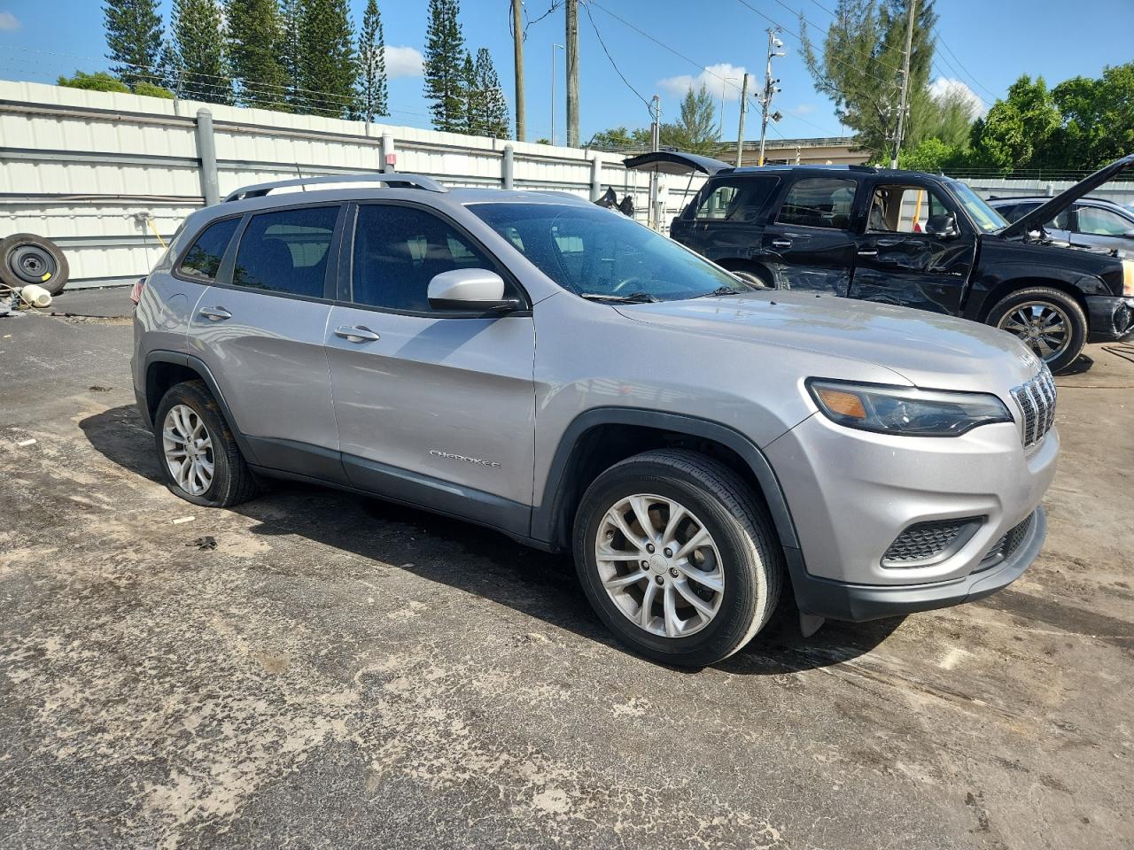 2020 Jeep Cherokee Latitude VIN: 1C4PJLCX5LD503414 Lot: 66838545