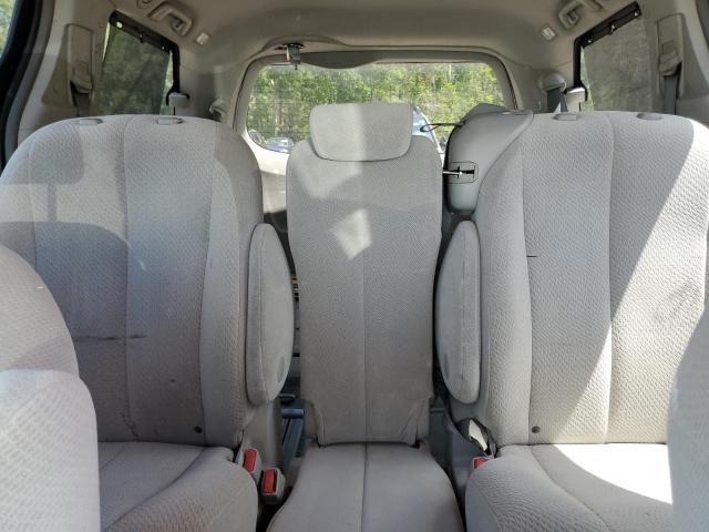 2013 TOYOTA SIENNA LE  