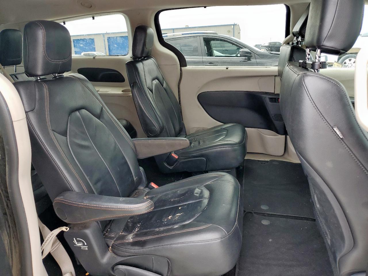 2017 Chrysler Pacifica Touring L VIN: 2C4RC1BG7HR613927 Lot: 63693295