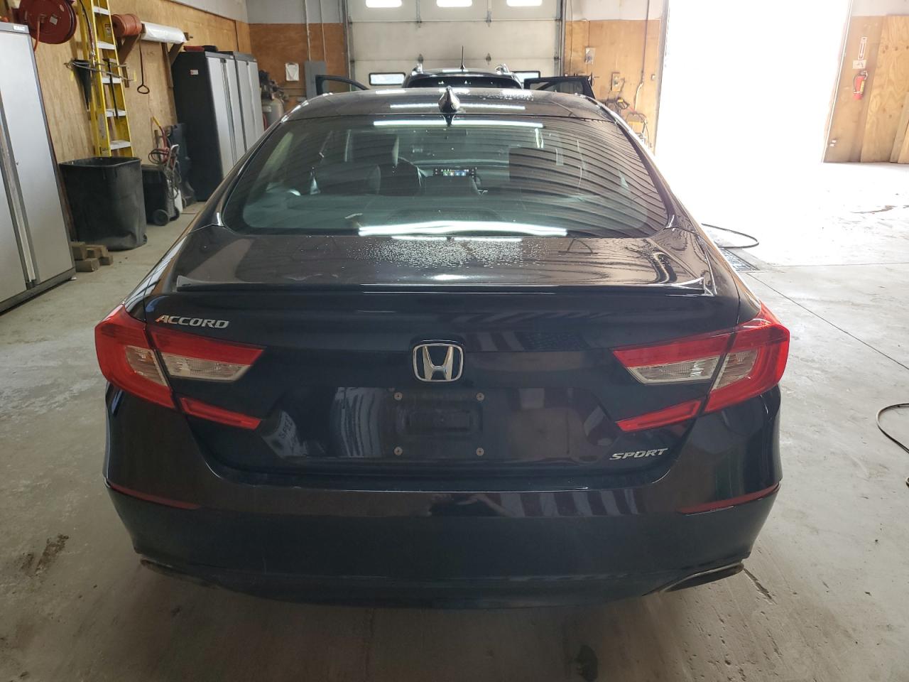 2018 Honda Accord Sport VIN: 1HGCV1F3XJA038645 Lot: 64539985