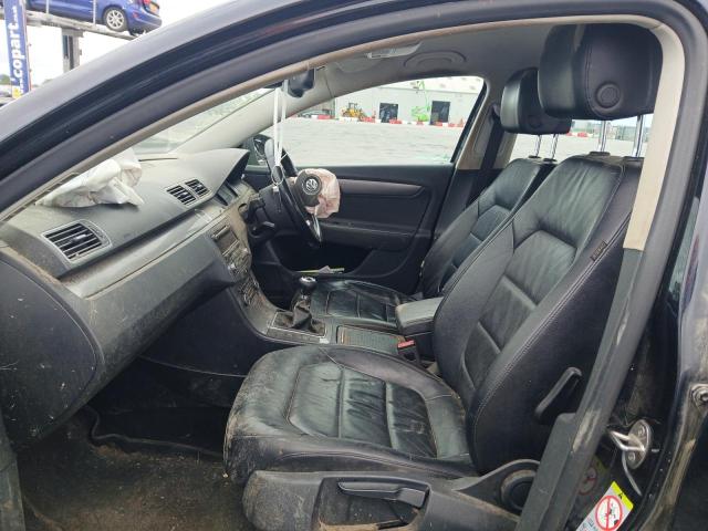2011 VOLKSWAGEN PASSAT SE