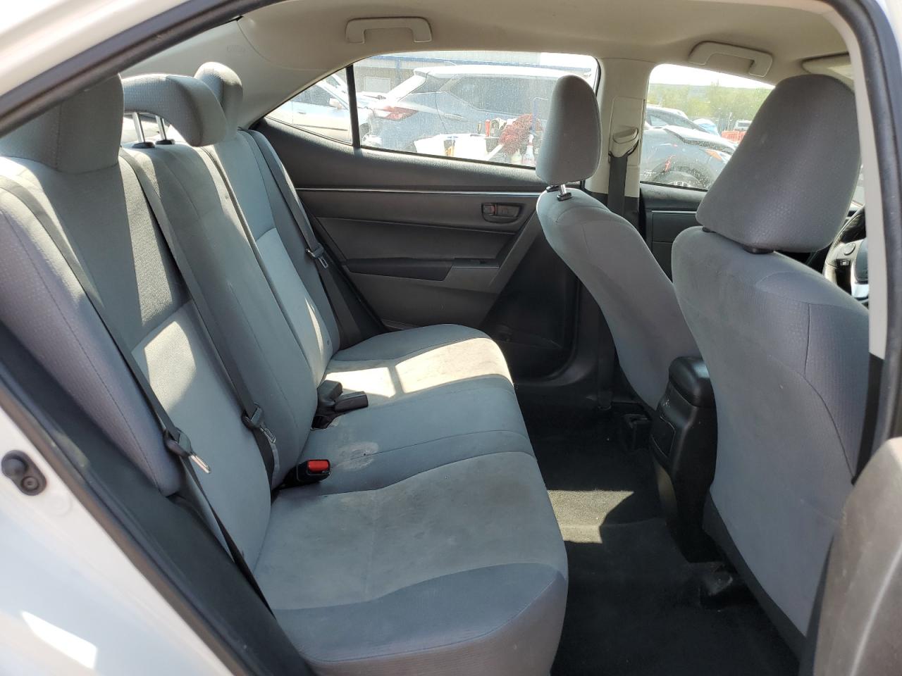 2015 Toyota Corolla L VIN: 5YFBURHE8FP316150 Lot: 64264375