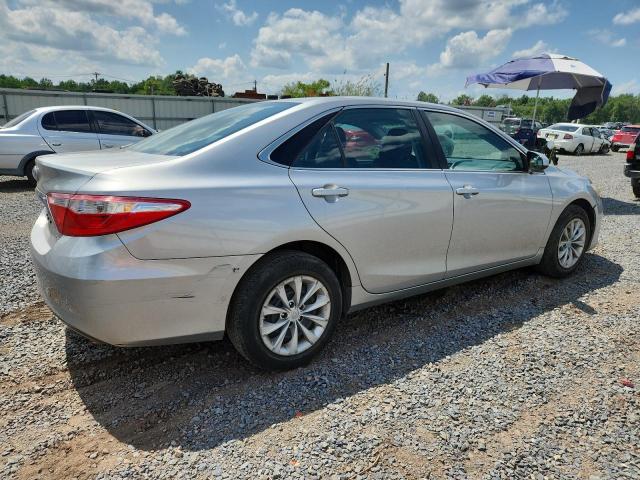  TOYOTA CAMRY 2015 Srebrny