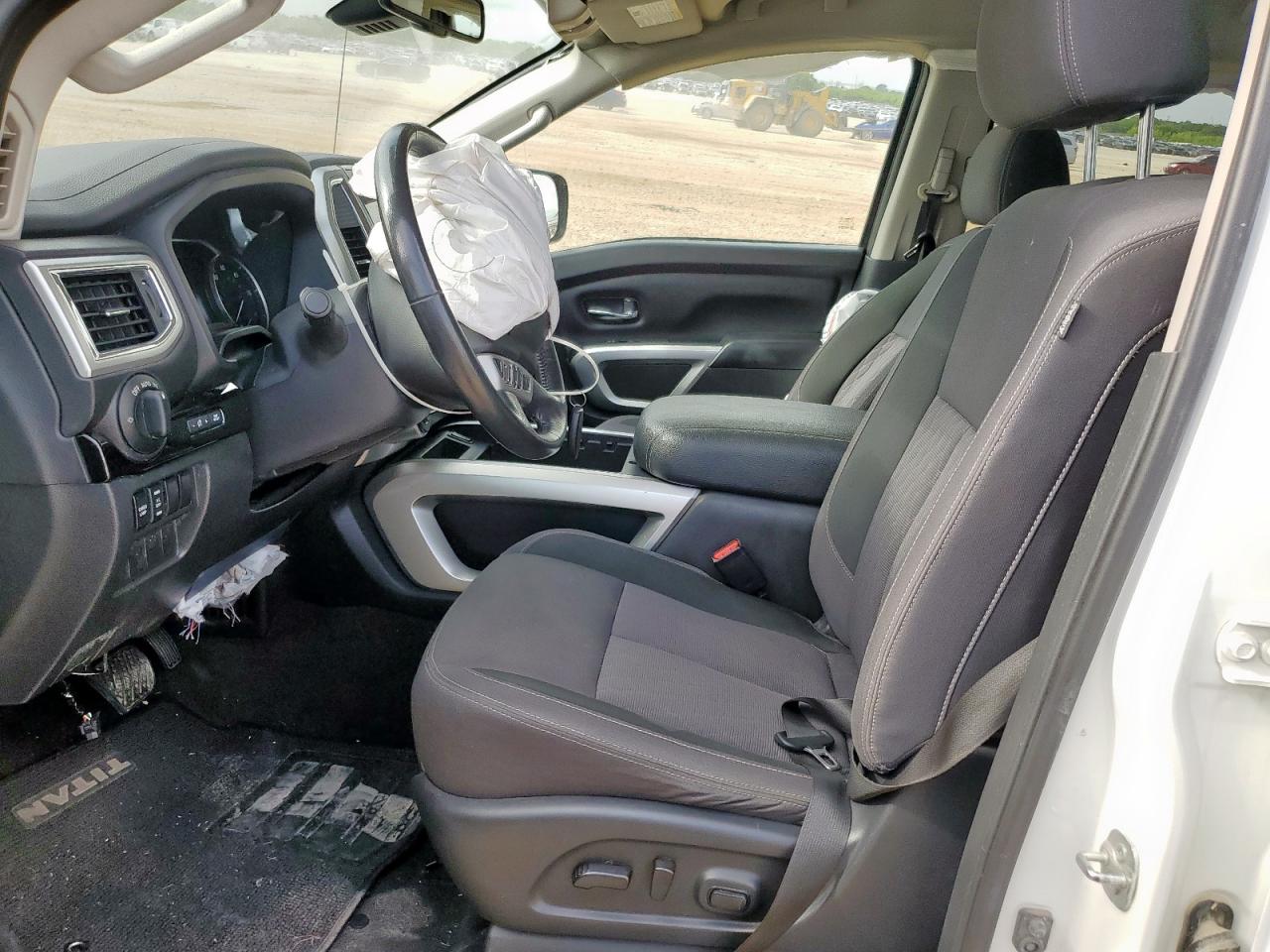 2021 Nissan Titan Sv VIN: 1N6AA1EDXMN535765 Lot: 63125075
