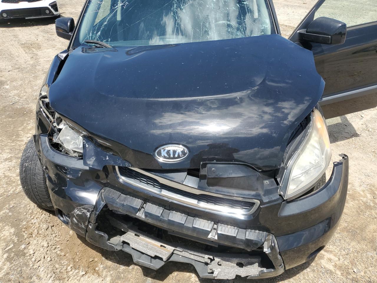 2011 Kia Soul + VIN: KNDJT2A26B7732313 Lot: 63449345