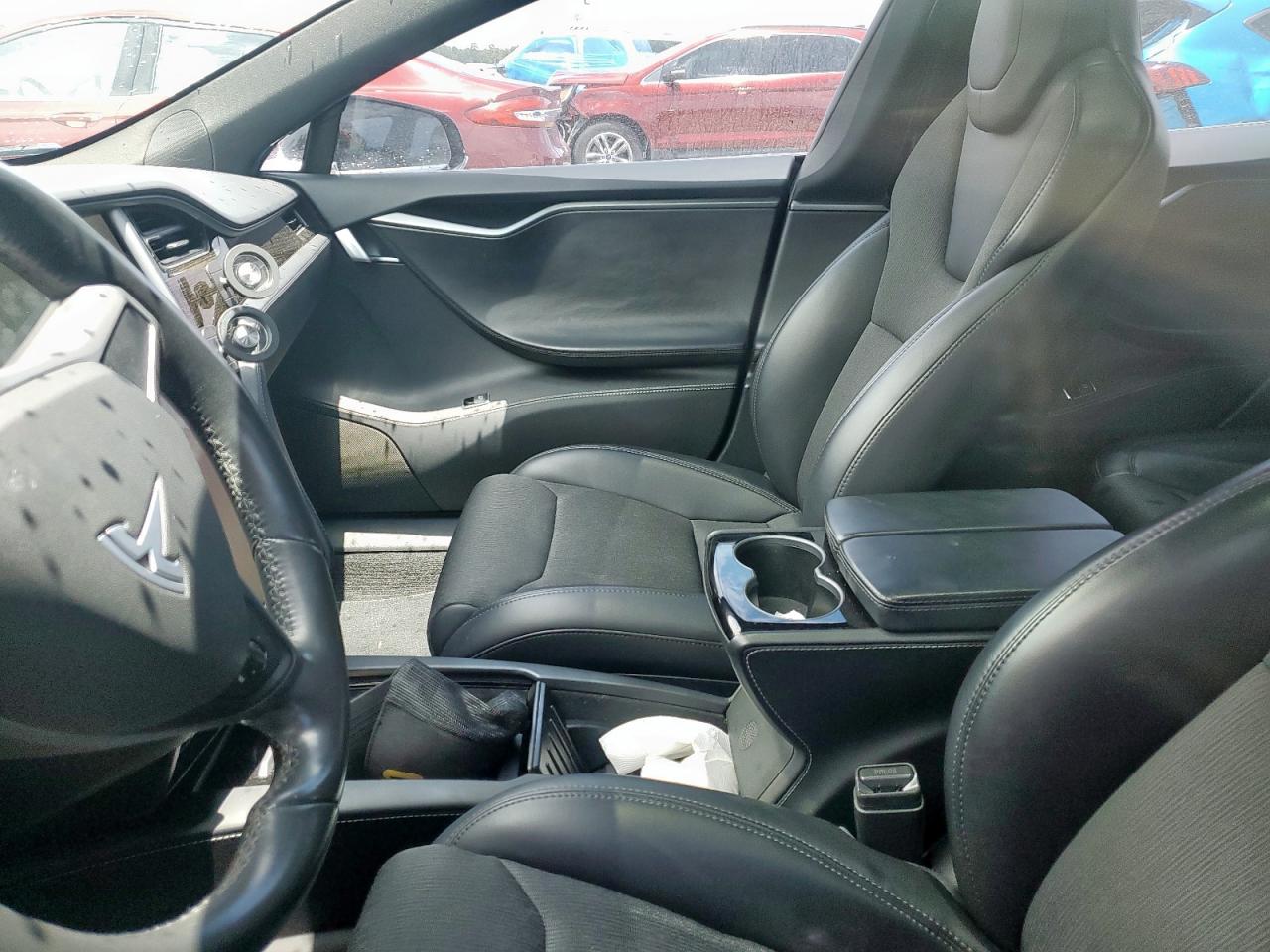 2018 Tesla Model S VIN: 5YJSA1E22JF266693 Lot: 63525385