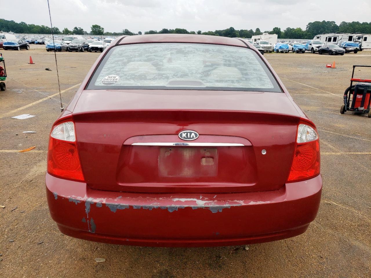 2005 Kia Spectra Lx VIN: KNAFE121055165643 Lot: 63760345