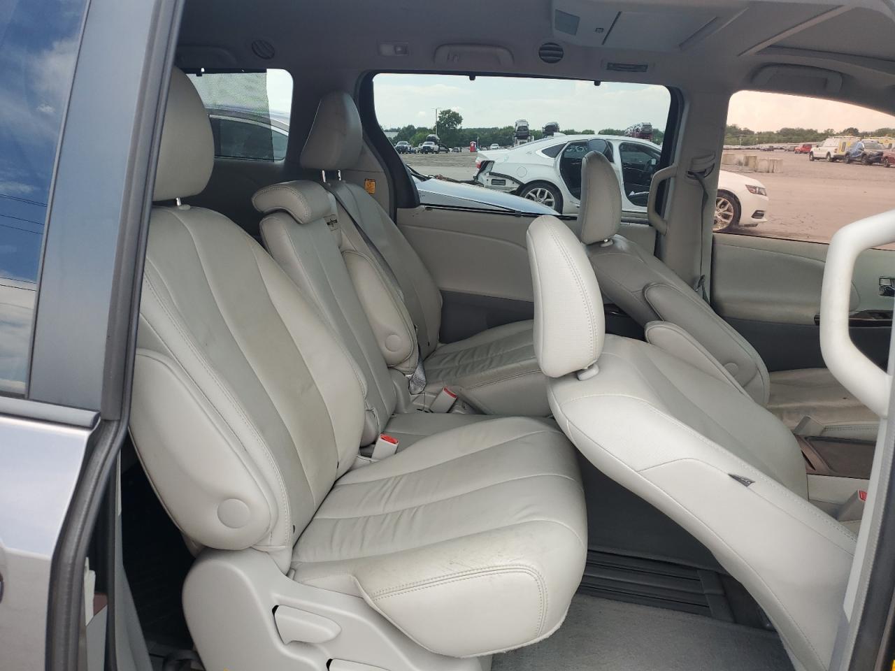 2013 Toyota Sienna Xle VIN: 5TDYK3DC8DS336551 Lot: 64885085