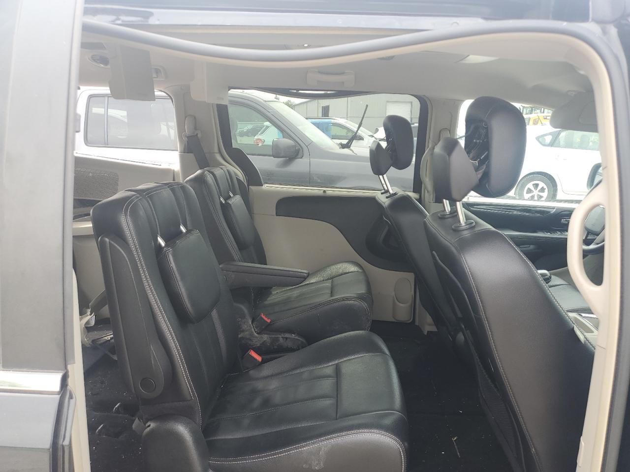 2015 Chrysler Town & Country Touring VIN: 2C4RC1BG8FR562564 Lot: 64596325